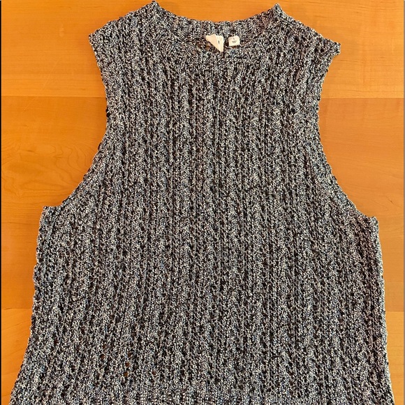 GAP Crochet Tank Top - Picture 5 of 8